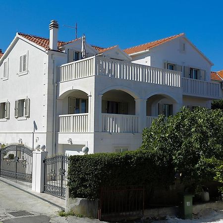 Apartments Manda Supetar Εξωτερικό φωτογραφία