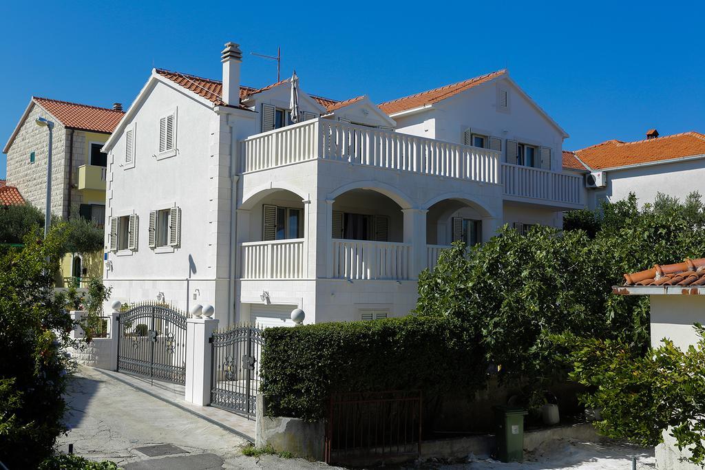 Apartments Manda Supetar Εξωτερικό φωτογραφία