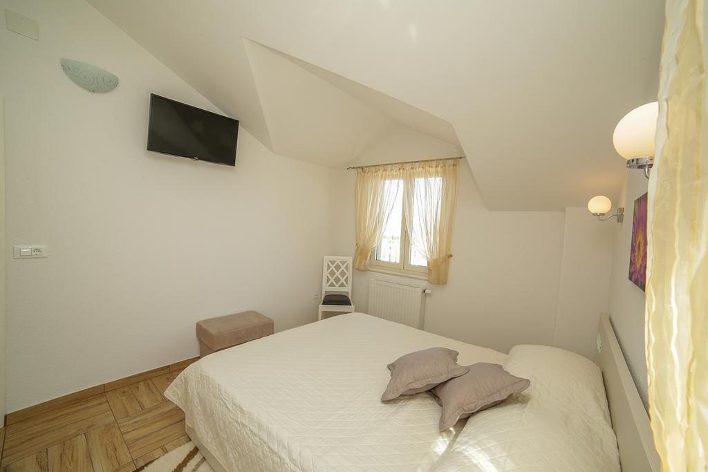 Apartments Manda Supetar Εξωτερικό φωτογραφία