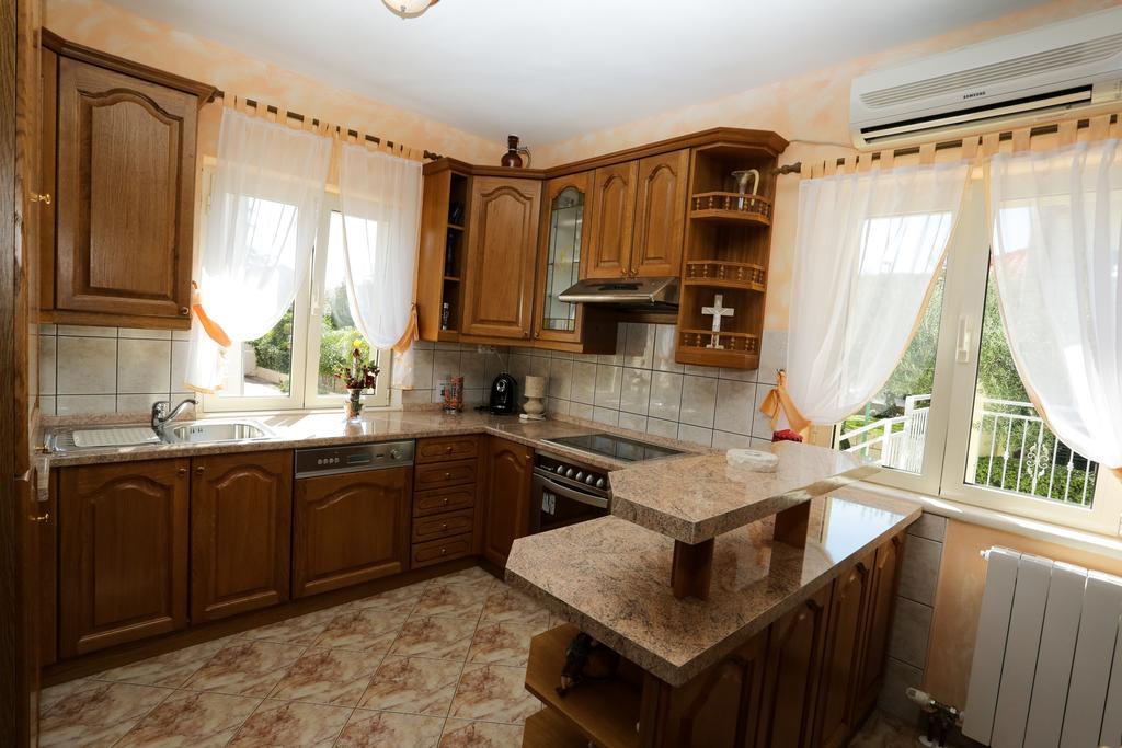 Apartments Manda Supetar Εξωτερικό φωτογραφία