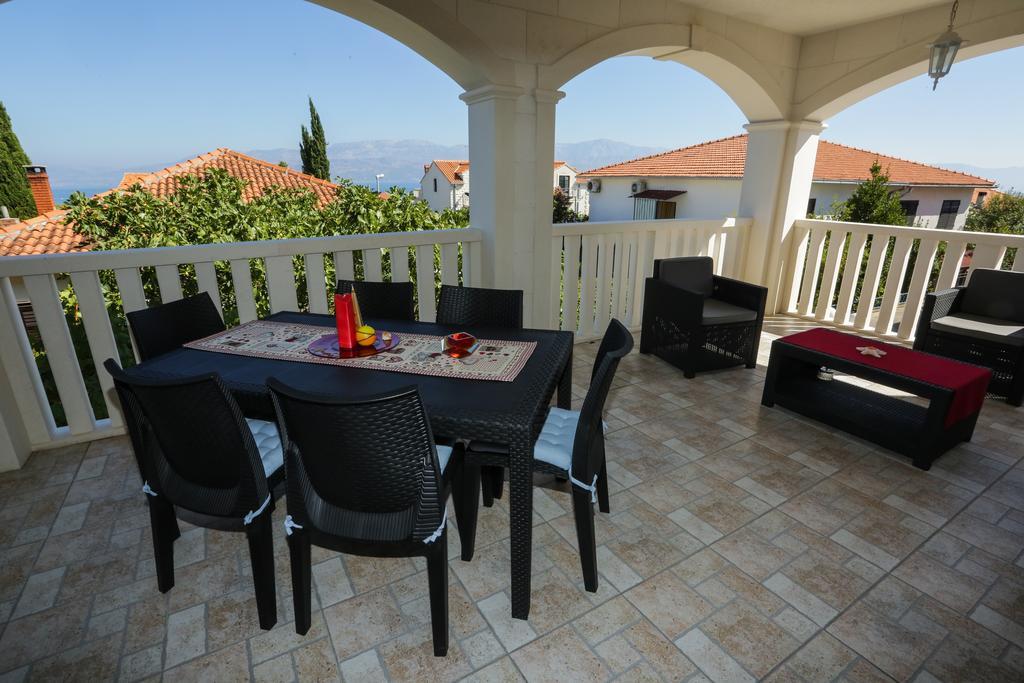 Apartments Manda Supetar Εξωτερικό φωτογραφία