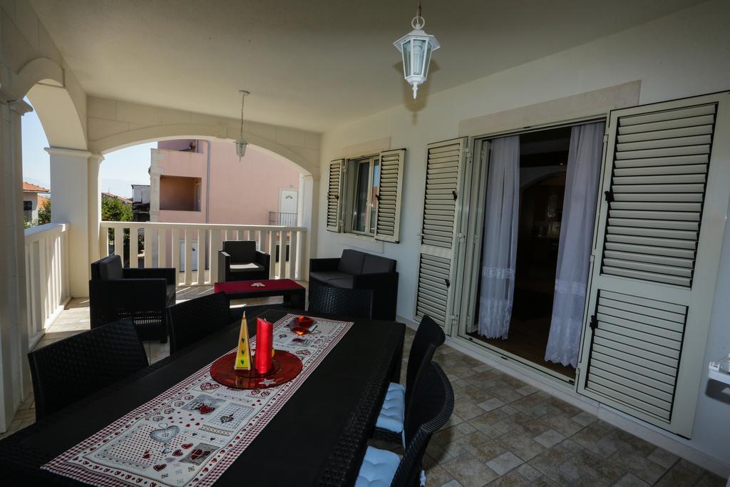 Apartments Manda Supetar Εξωτερικό φωτογραφία