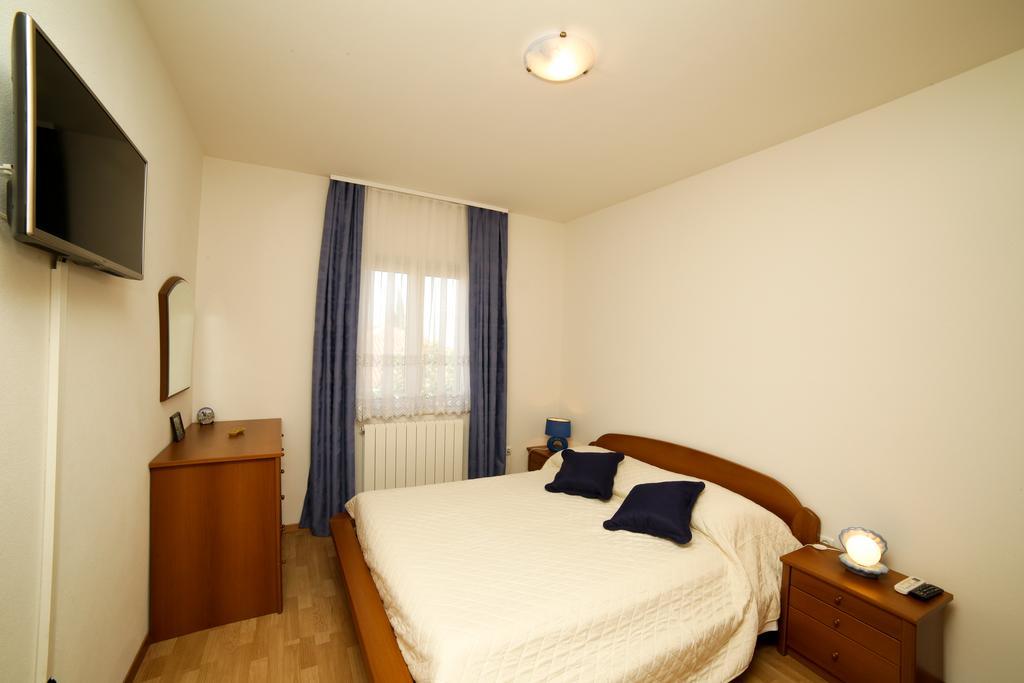 Apartments Manda Supetar Εξωτερικό φωτογραφία
