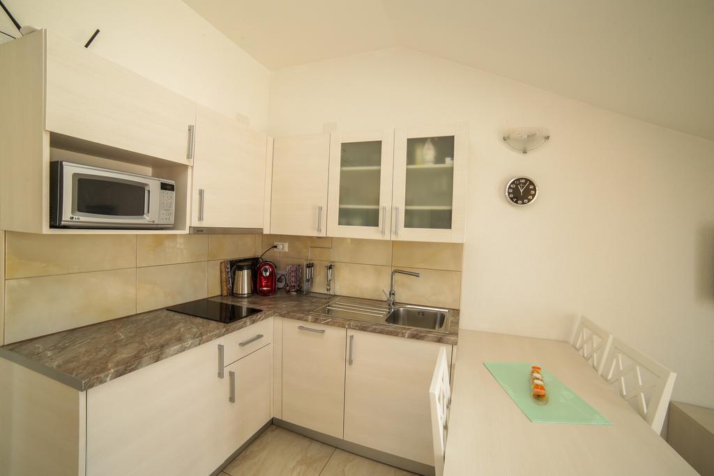 Apartments Manda Supetar Εξωτερικό φωτογραφία