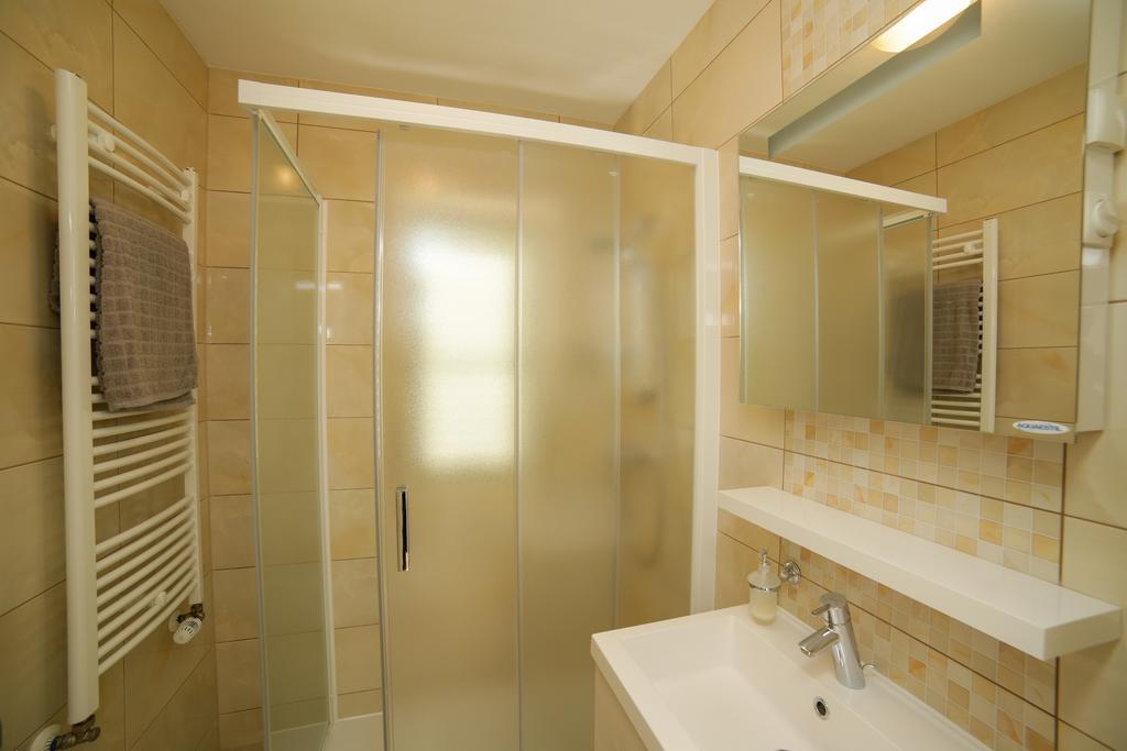 Apartments Manda Supetar Εξωτερικό φωτογραφία