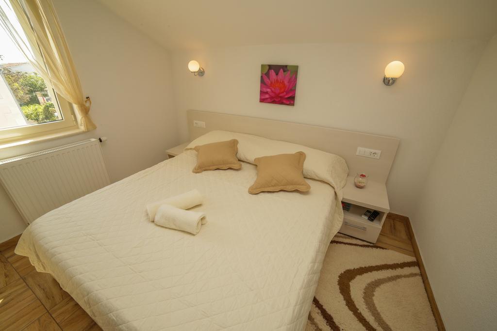 Apartments Manda Supetar Εξωτερικό φωτογραφία