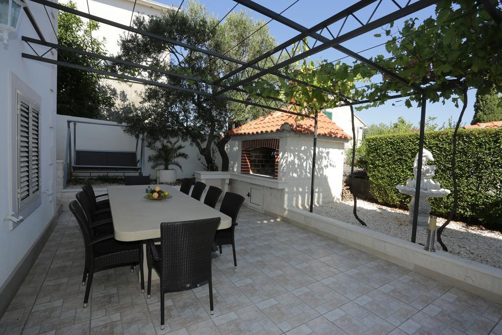 Apartments Manda Supetar Εξωτερικό φωτογραφία