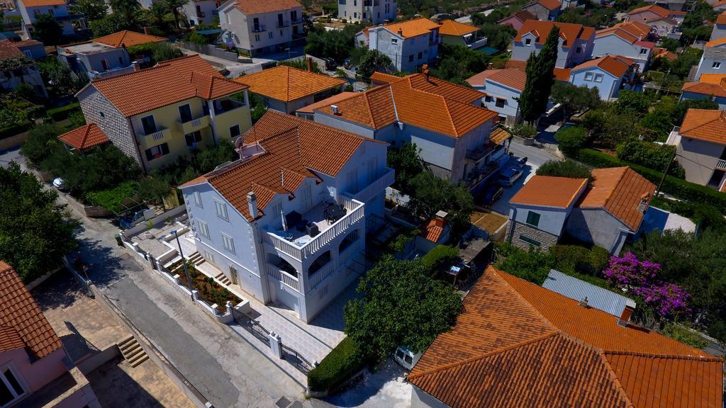 Apartments Manda Supetar Εξωτερικό φωτογραφία